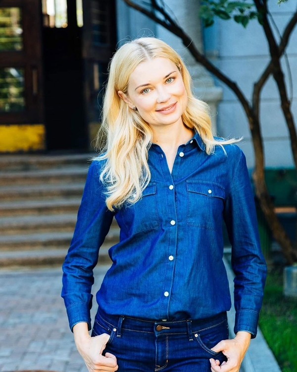 Лидия Таран поразила новым образом в откровенном платье