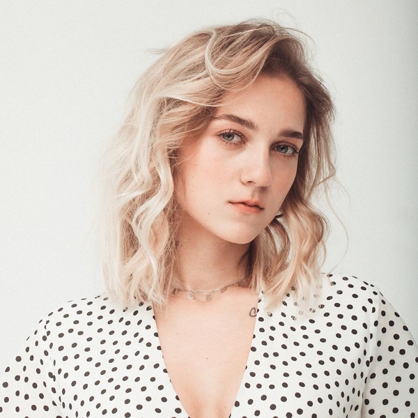 "Фигура - огонь": Падчерица Потапа очаровала снимком в купальнике