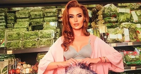 Изменилась после "Танцев"? Слава Каминская показала свежие фото в купальнике