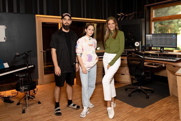 Юлия Санина провела экскурсию по своему шикарному дому (видео)