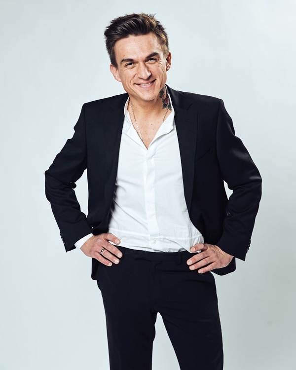 «Родная душа»: Влад Топалов поделился милым фото с супругой и сыном