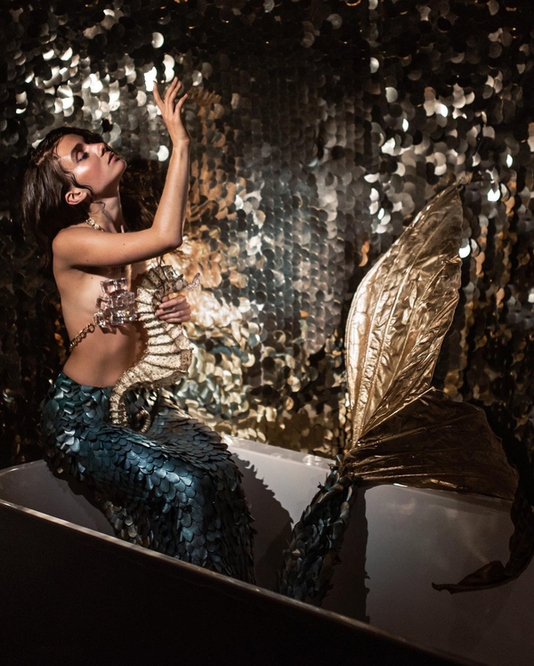 Jerry Heil снялась в пикантной фотосессии в образе русалки