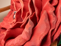 Шоу "МАСКА": Головной убор для персонажа Розы создавали более 300 часов