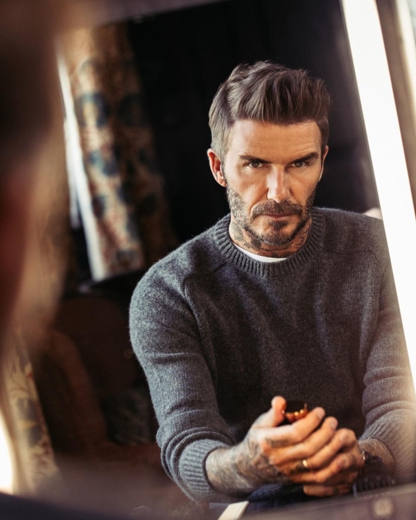 Дэвида Бекхэма осудили за поцелуй с дочерью в губы – фото