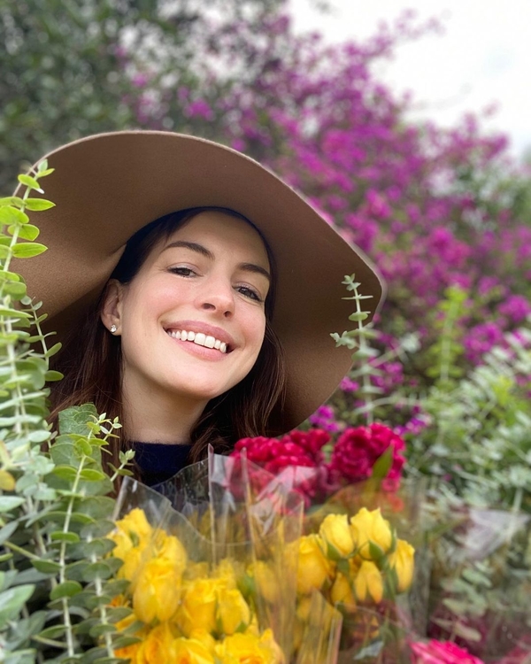 Энн Хэтэуэй рассекретила имя 11-месячного сына