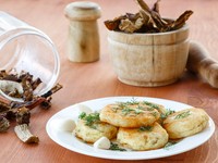 Драники с грибами по-украински: Простой пошаговый рецепт