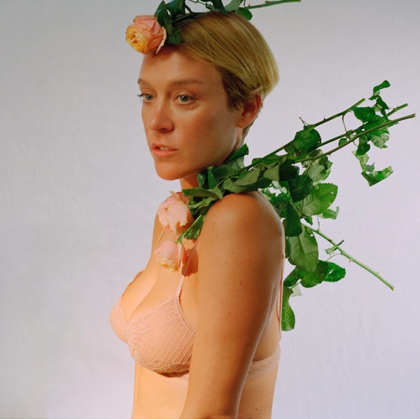 Хлоя Севиньи снялась полностью обнаженной на 9-м месяце беременности