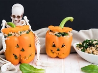 ТОП-4 пугающе аппетитных салатов на Хэллоуин