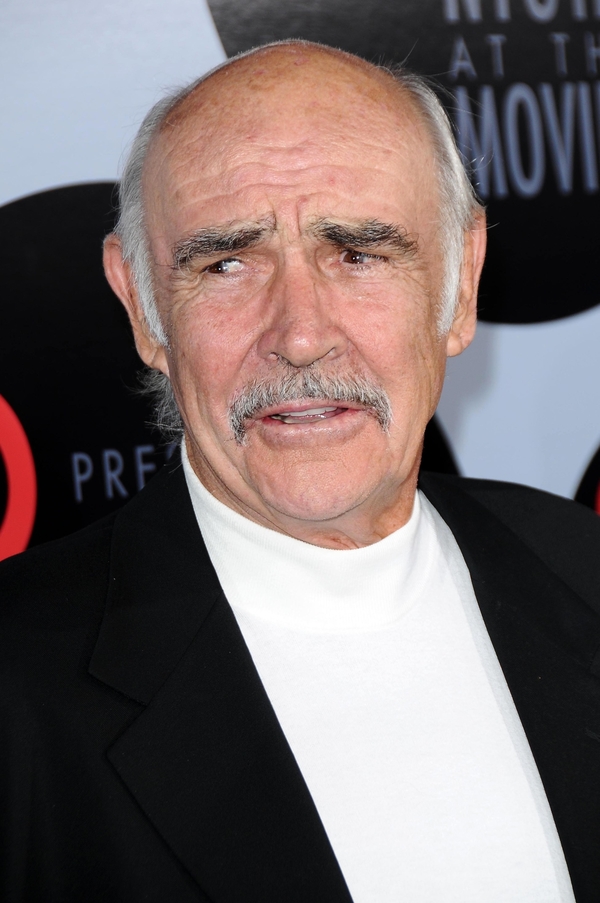 Умер легендарный актер, сыгравший Джеймса Бонда