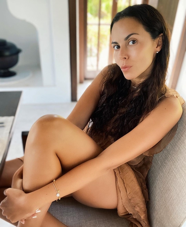 Счастливая Настя Каменских показала, как проводит досуг