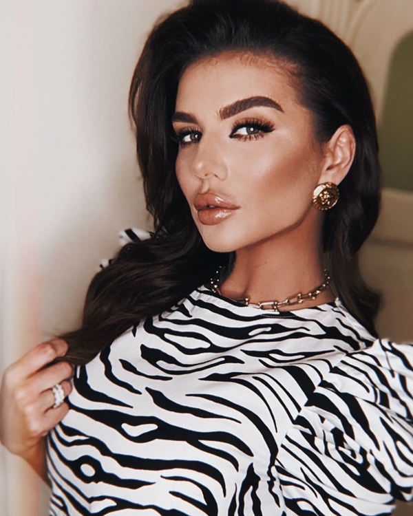 Неприятное фото: Анну Седокову раскритиковали за фото с мужем