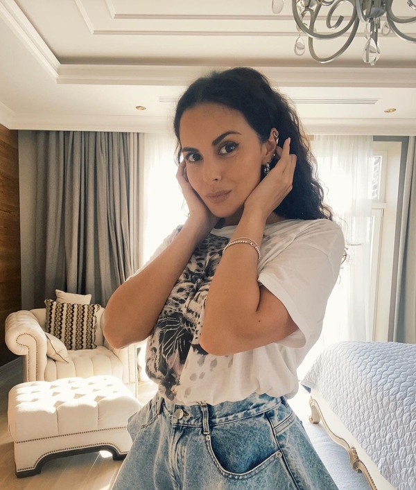 Похудевшая Настя Каменских похвасталась стройной фигурой