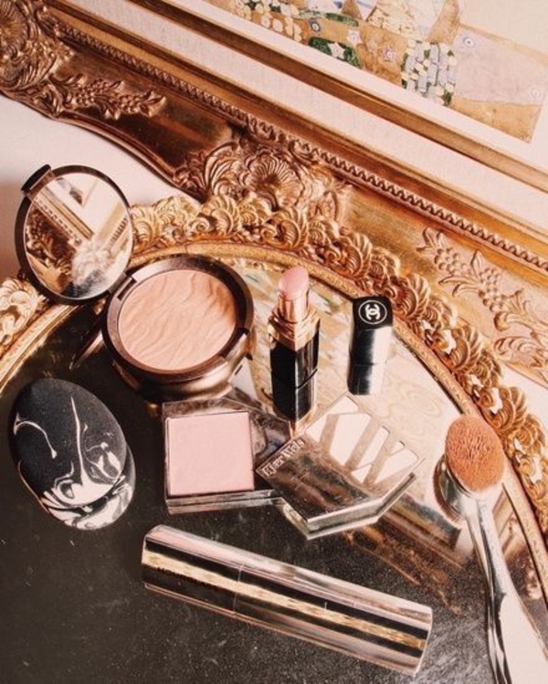 Бьюти-инструкция: как правильно наносить жидкие румяна