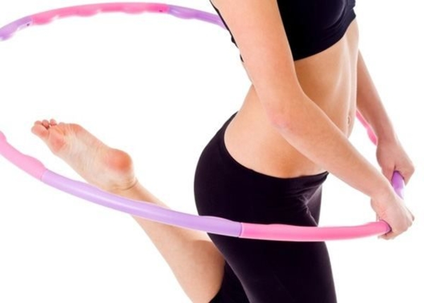 Как не навредить здоровью и своей талии: Плюсы и минусы от занятий с обручем