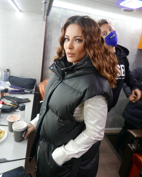 Ани Лорак кардинально сменила имидж и поразила сеть