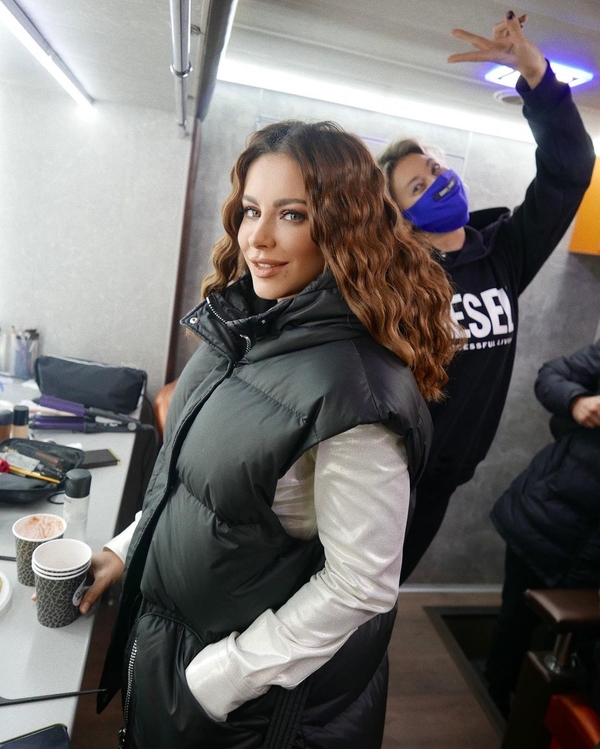 Ани Лорак кардинально сменила имидж и поразила сеть