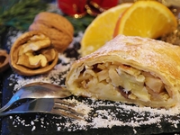 Штрудель с яблоками по-венски: Рецепт со слоеным тестом