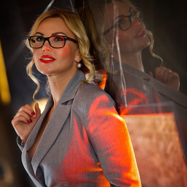 Камалия перепела знаменитую песню из фильма о Джеймсе Бонде