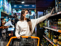 Как в период коронавируса безопасно ходить по магазинам