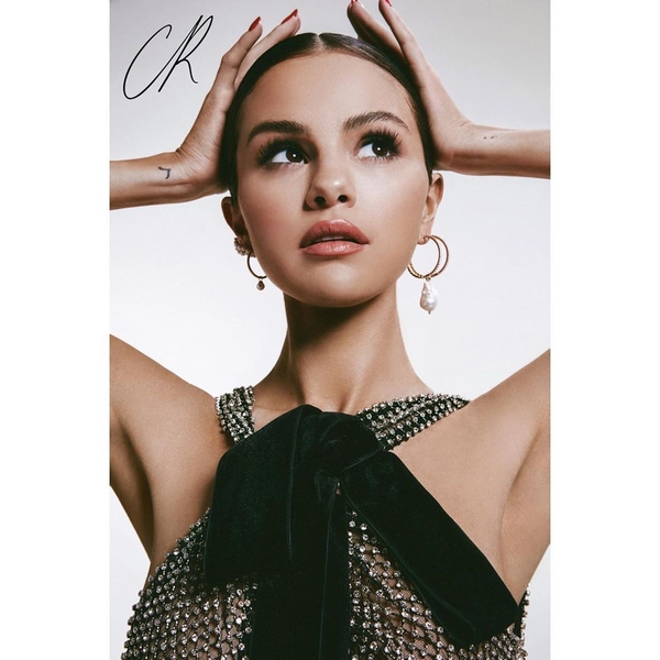 Похудевшая Селена Гомес похвасталась эффектной фотосессией для глянца