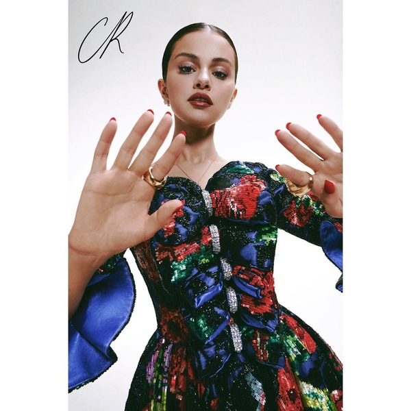 Похудевшая Селена Гомес похвасталась эффектной фотосессией для глянца