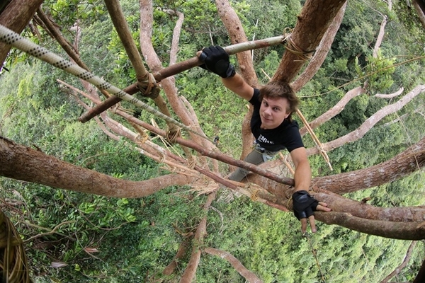 «Миру наизнанку» - 10 лет: в каких экзотических странах успел побывать Дмитрий Комаров