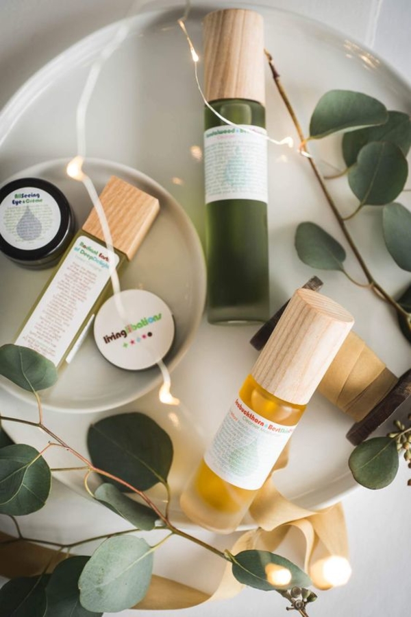 Время вышло: как понять, что косметику пора выкидывать