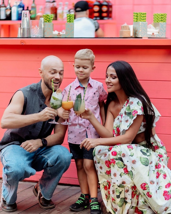 "Вот так и живем": Влад Яма запостил забавное фото со свадьбы