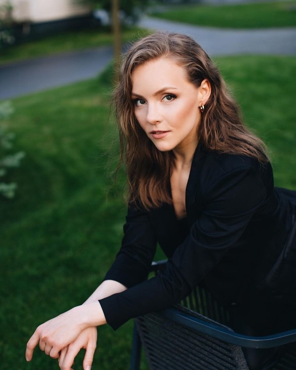 Алена Шоптенко показала спортивную фигуру в топе и шортах