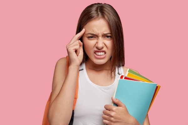 Почему возникает шум в голове