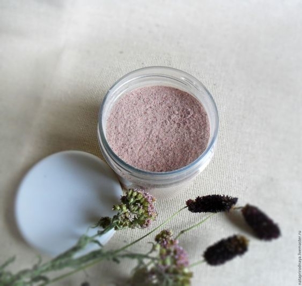 Незаменимая вещь: зачем зимой нужна пудра для умывания