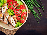 Куриный рулет с грибами и фисташками: Рецепт к новогоднему столу