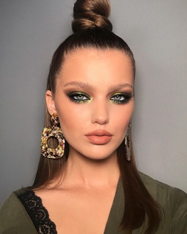 Блеск изумрудов: модный макияж глаз для новогодней вечеринки