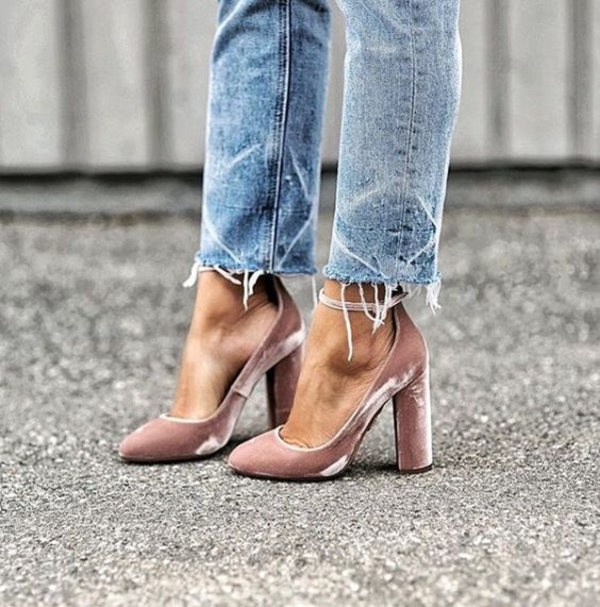 Королевский бархат: лучшие вещи для нарядных новогодних образов