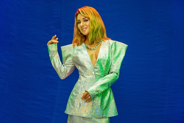 Злата Огневич запремьерила новогодний клип