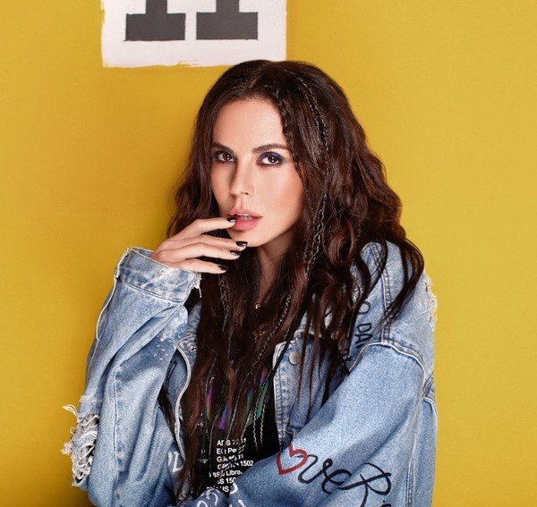 Такого точно никто не ожидал: Каменских показала фото с врагом № 1