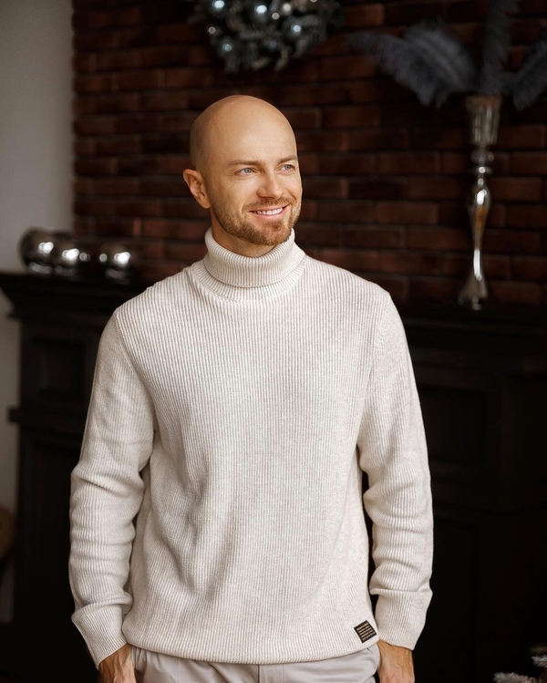 Шокирующее фото: Влад Яма показал, как выглядел с волосами на голове