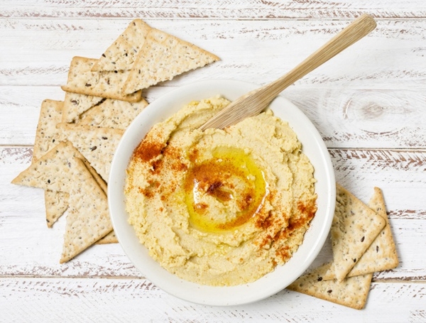 Чем заменить майонез в новогодних салатах: ТОП-5 вкусных соусов