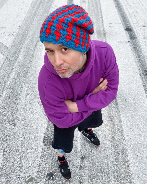 «Как красиво!»: полураздетый Сергей Бабкин впечатлил фанатов своей растяжкой