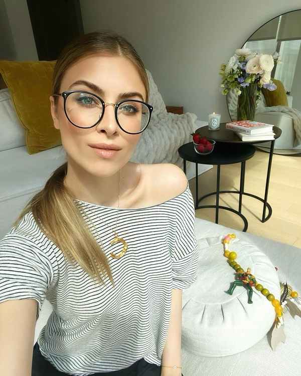 Нежная: Внучка Ротару показала постельное фото и покорила сеть