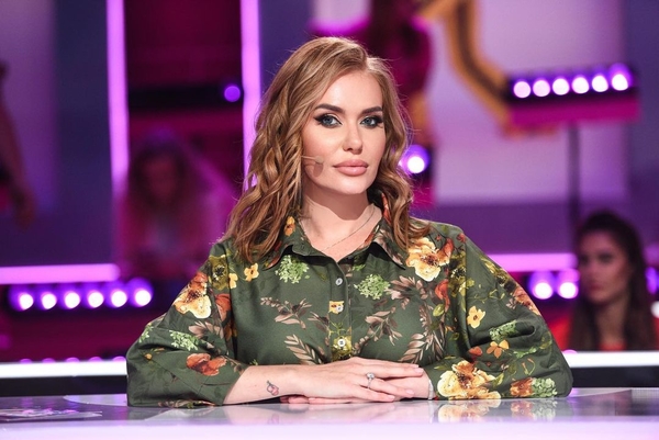 «Не могу успокоиться»: Славу Каминскую раскритиковали из-за фото в шубе