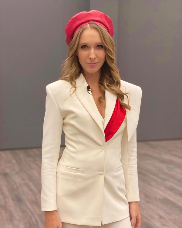 Катя Осадчая восхитила фанатов своими умениями на катке