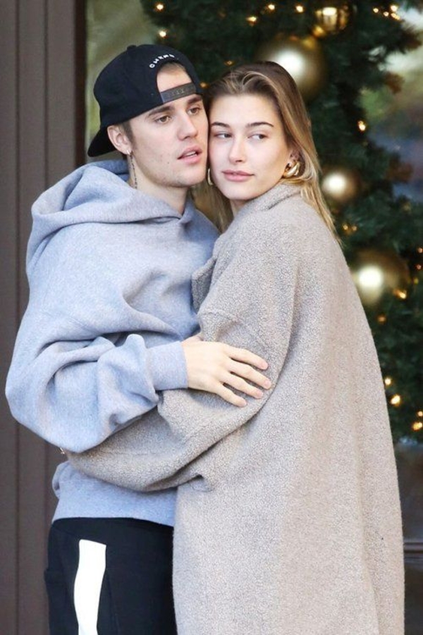 Самая красивая пара в новогоднюю ночь: Джастин и Хейли Бибер в черном