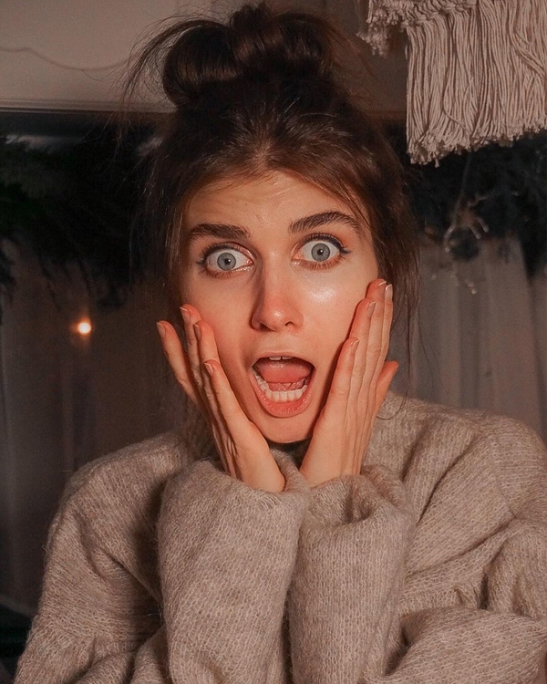 «С первого раза»: Jerry Heil взорвала Сеть своим шпагатом