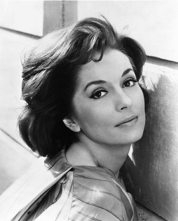 Звезда сериала "Доктор Кто" Барбара Шелли умерла после заражения COVID-19