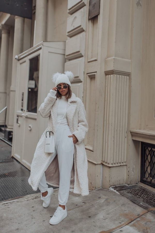 Модные приемы: как одеться в стиле спорт-шик этой зимой