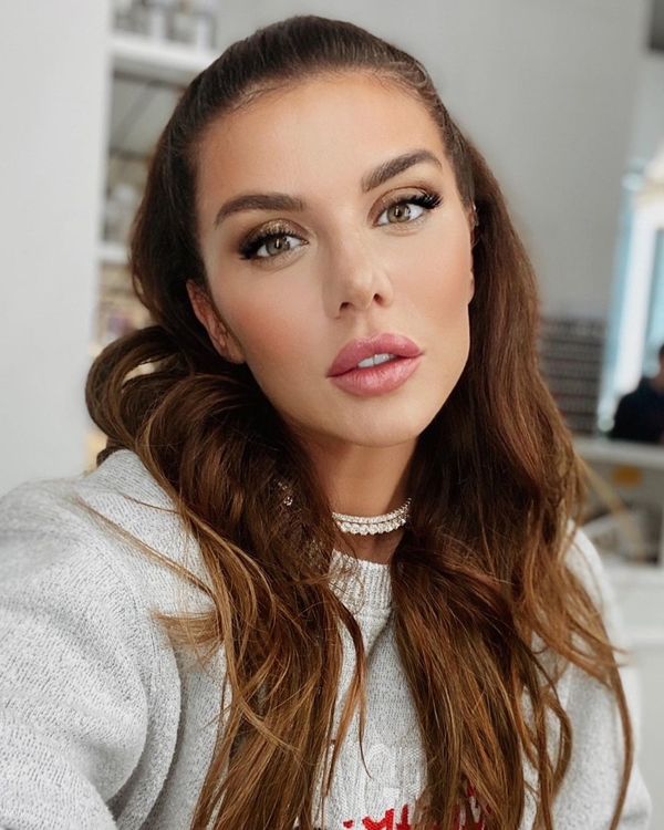 «Фу, вульгарщина»: Анна Седокова поразила своей сексуальностью