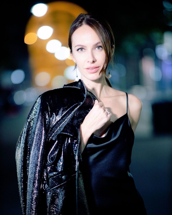 Откровенно: жена Остапчука продемонстрировала нескромную позу