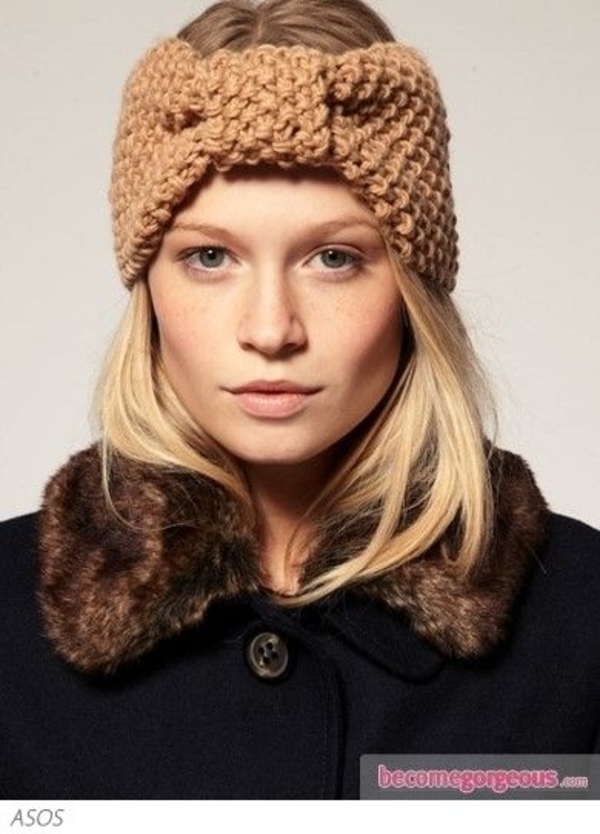 Вместо шапки: 10 стильных повязок на голову для зимних прогулок