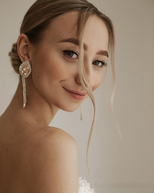 Молодая жена Виктора Павлика показала круглый животик - пара ждет ребенка